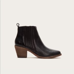Frye Alton Chelsea Boots